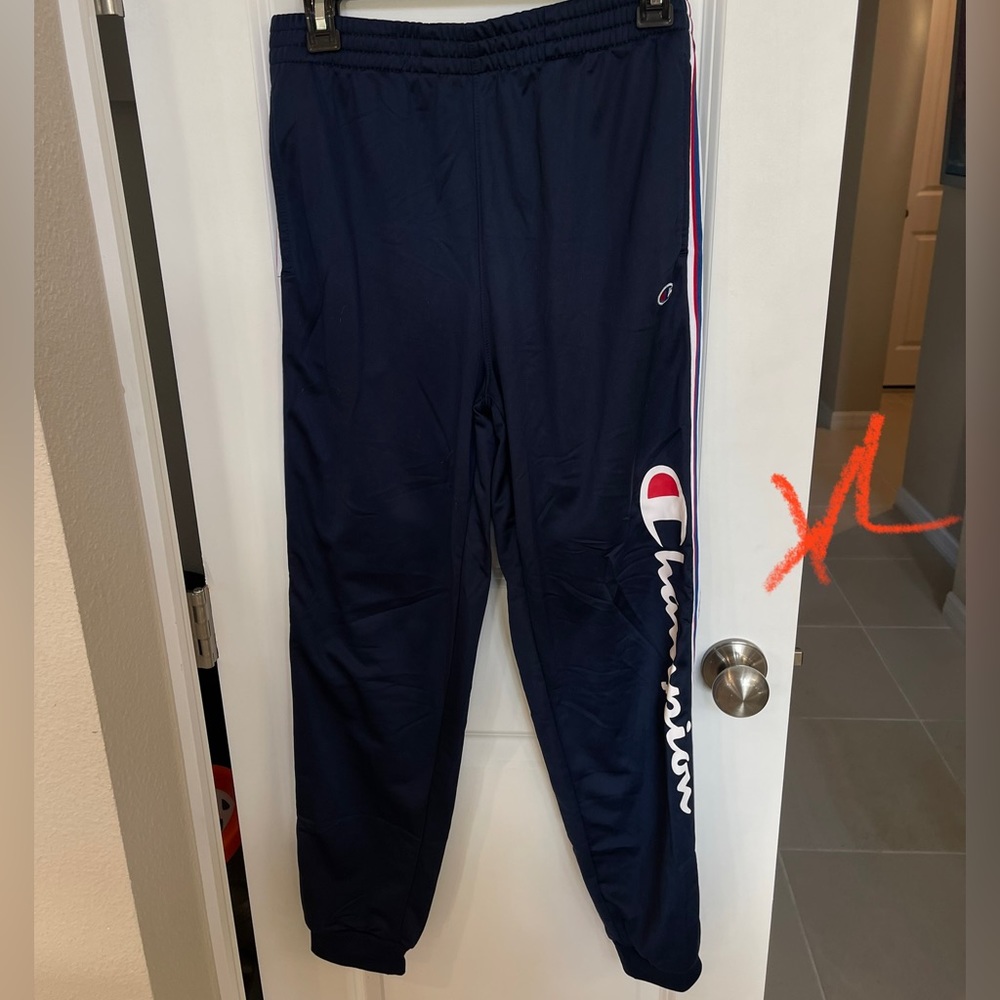 Men’s navy blue champion joggers never worn